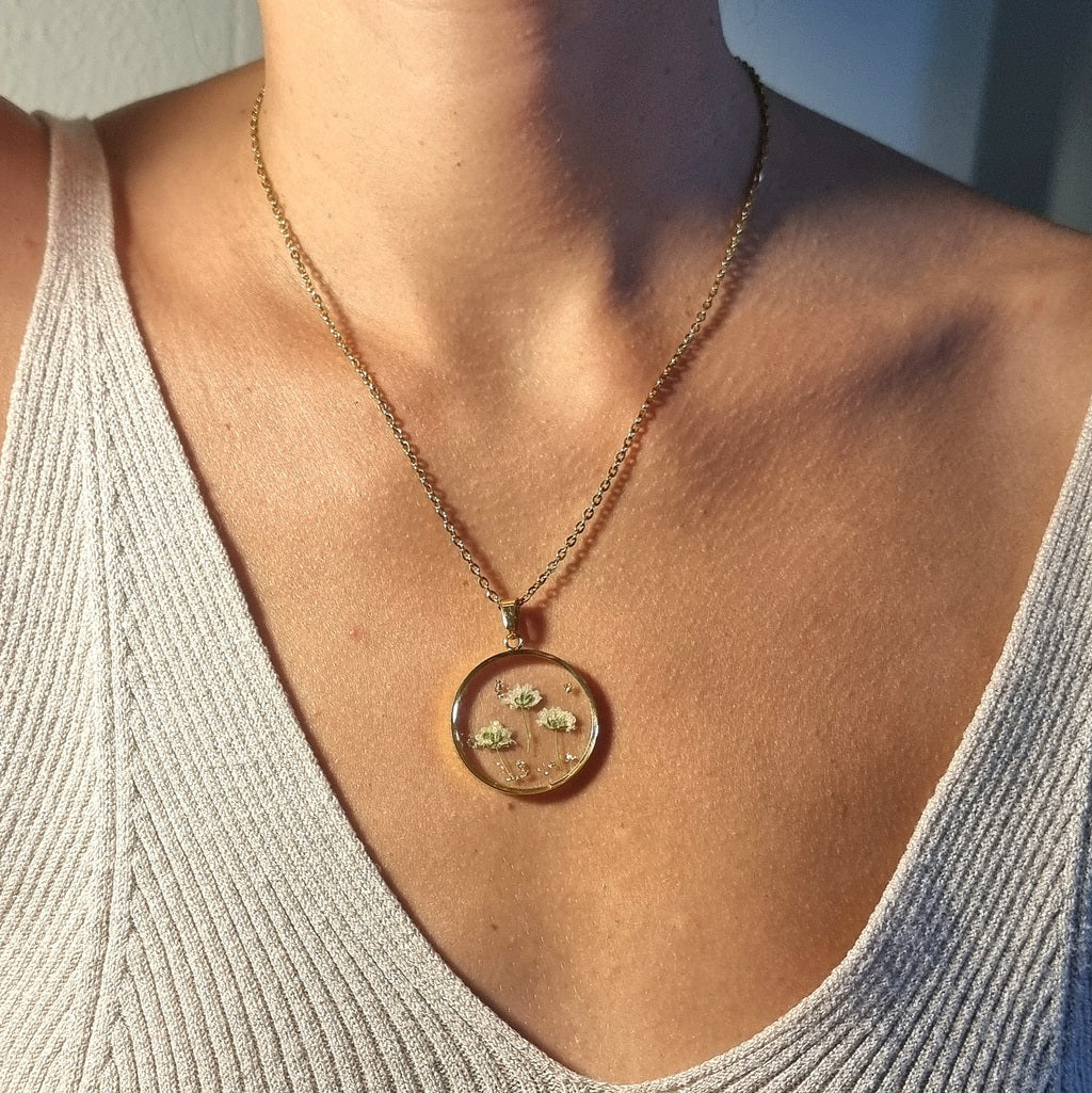 Baby's-Breath | Gold | Round | Necklace