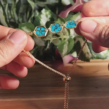 Azul Profundo | Flores Naturais | Hexágono | Ouro | Pulseiras