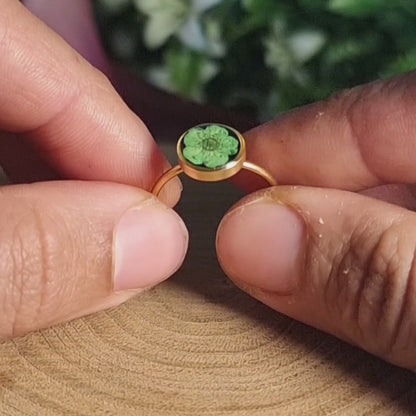 Vivid Green | Round | Gold | Ring