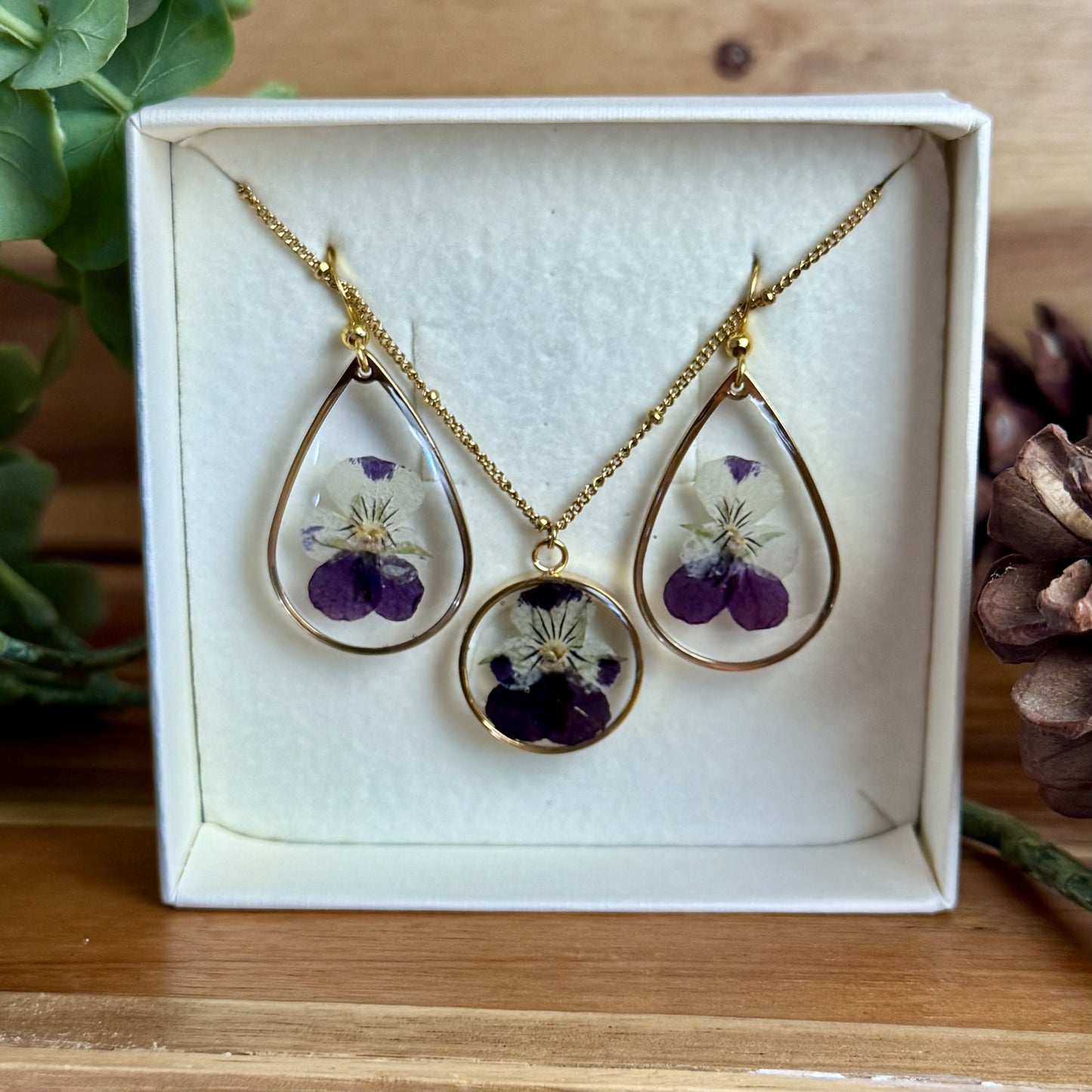 Amor Perfeito Conjunto | Ouro | Colar e Brincos